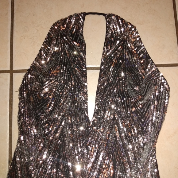 Banjul Silver Sparkly Sexy Low Cut Dress Elegant - Picture 4 of 8